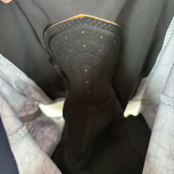 Lululemon Biking Shorts Size 6 - Picture 4 of 4